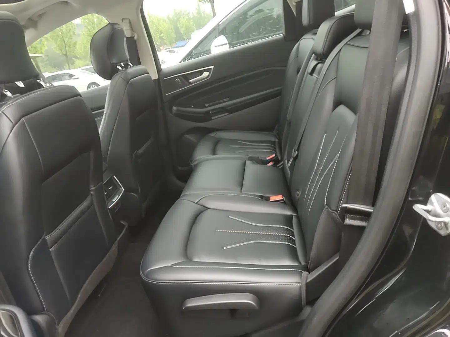 Ford Edge 2021 PLUS EcoBoost 245 Two-Wheel-Drive Platinum Edition 5 Seats — миниатюра 19