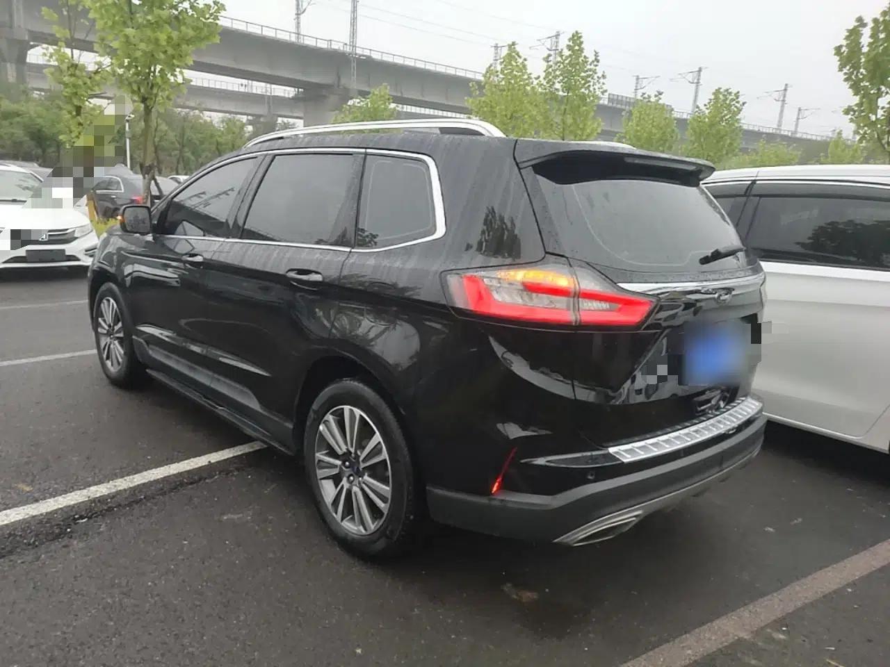 Ford Edge 2021 PLUS EcoBoost 245 Two-Wheel-Drive Platinum Edition 5 Seats — миниатюра 7