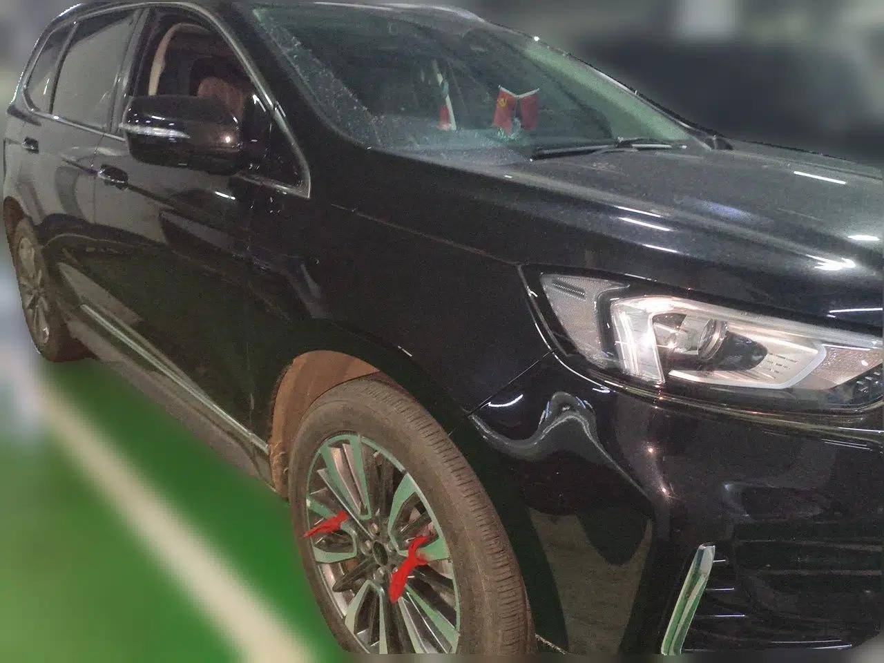 Ford Edge 2021 PLUS EcoBoost 245 Two-Wheel-Drive Titanium 7-Seater — миниатюра 3