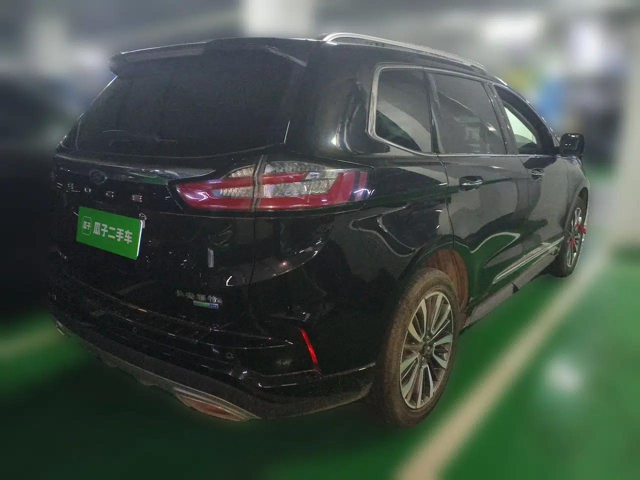 Ford Edge 2021 PLUS EcoBoost 245 Two-Wheel-Drive Titanium 7-Seater — миниатюра 6