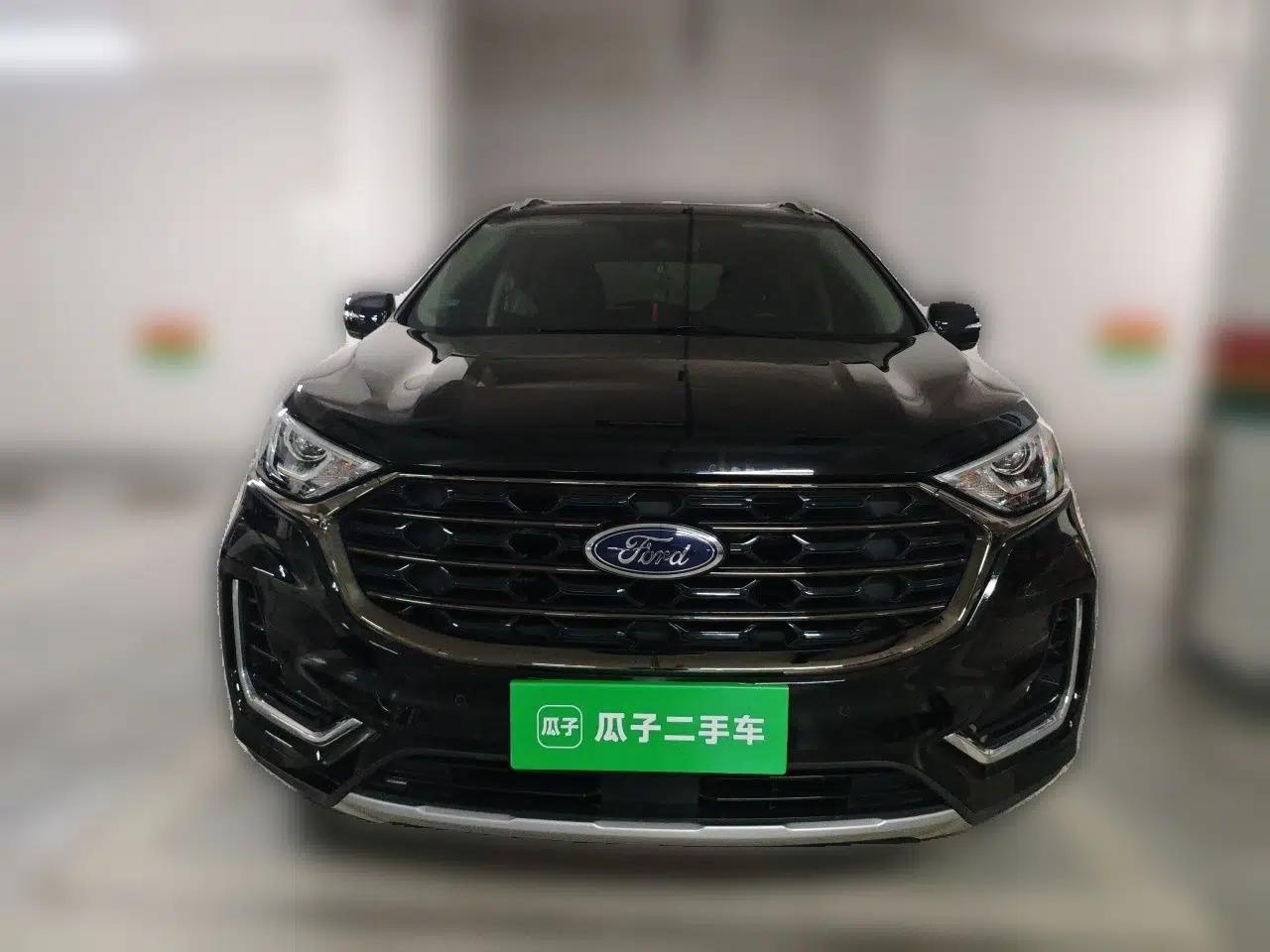 Ford Edge 2021 PLUS EcoBoost 245 Two-Wheel-Drive Titanium 7-Seater — миниатюра 2