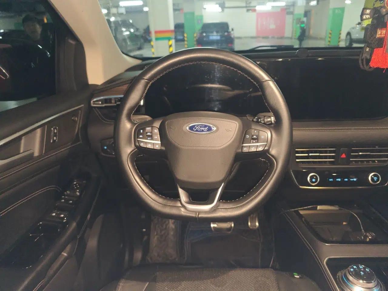 Ford Edge 2021 PLUS EcoBoost 245 Two-Wheel-Drive Titanium 7-Seater — миниатюра 11