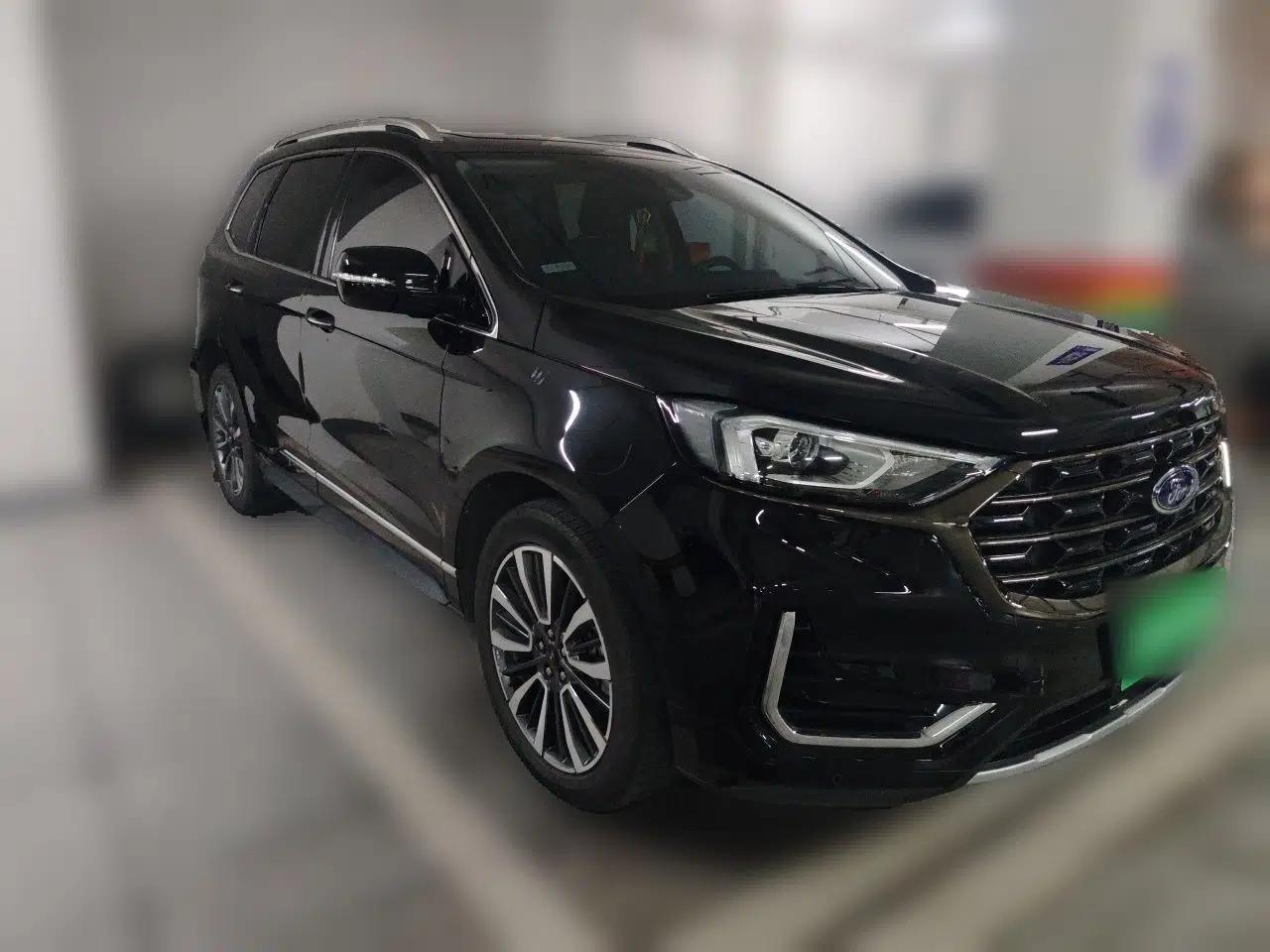 Ford Edge 2021 PLUS EcoBoost 245 Two-Wheel-Drive Titanium 7-Seater — миниатюра 3