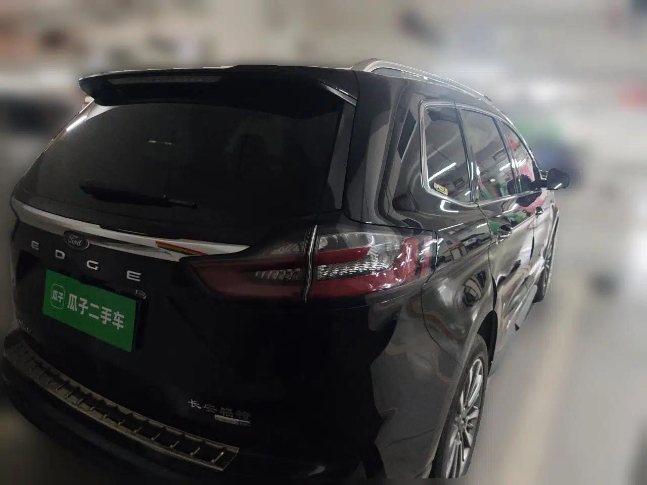 Ford Edge 2021 PLUS EcoBoost 245 Two-Wheel-Drive Titanium 7-Seater — миниатюра 6