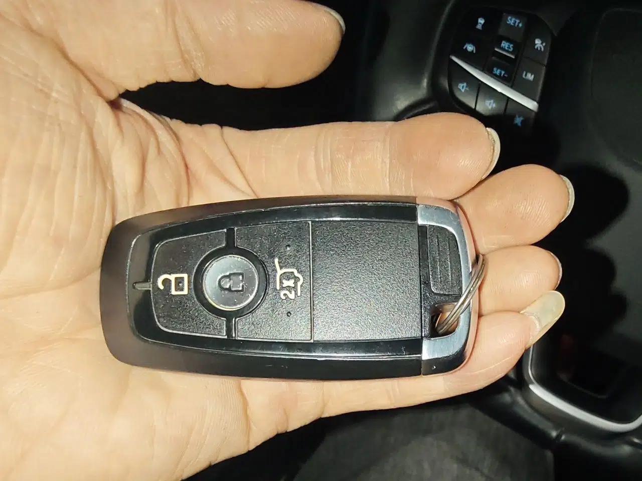 Ford Edge 2021 PLUS EcoBoost 245 Two-Wheel-Drive Titanium 7-Seater — миниатюра 9
