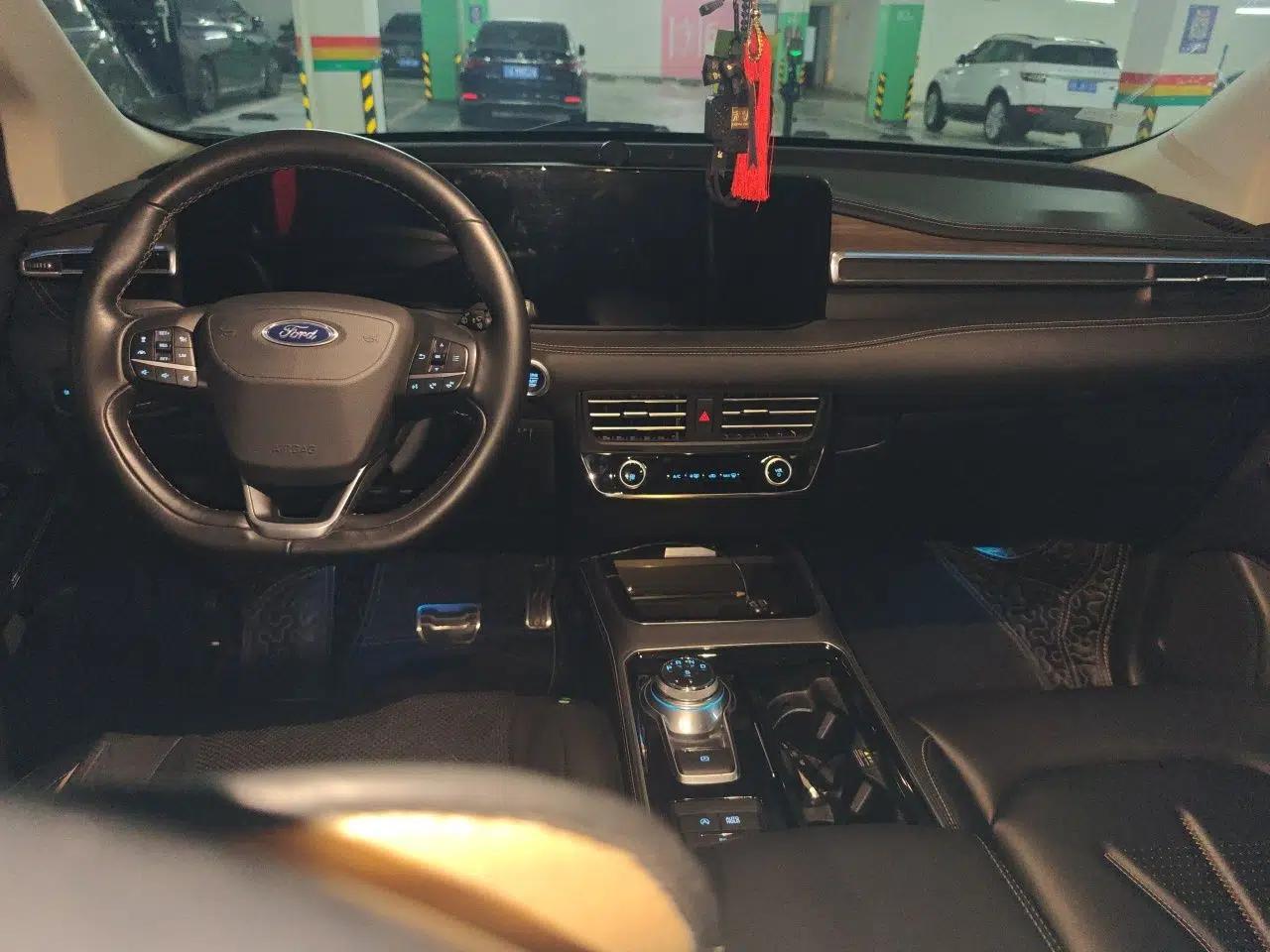 Ford Edge 2021 PLUS EcoBoost 245 Two-Wheel-Drive Titanium 7-Seater — миниатюра 10
