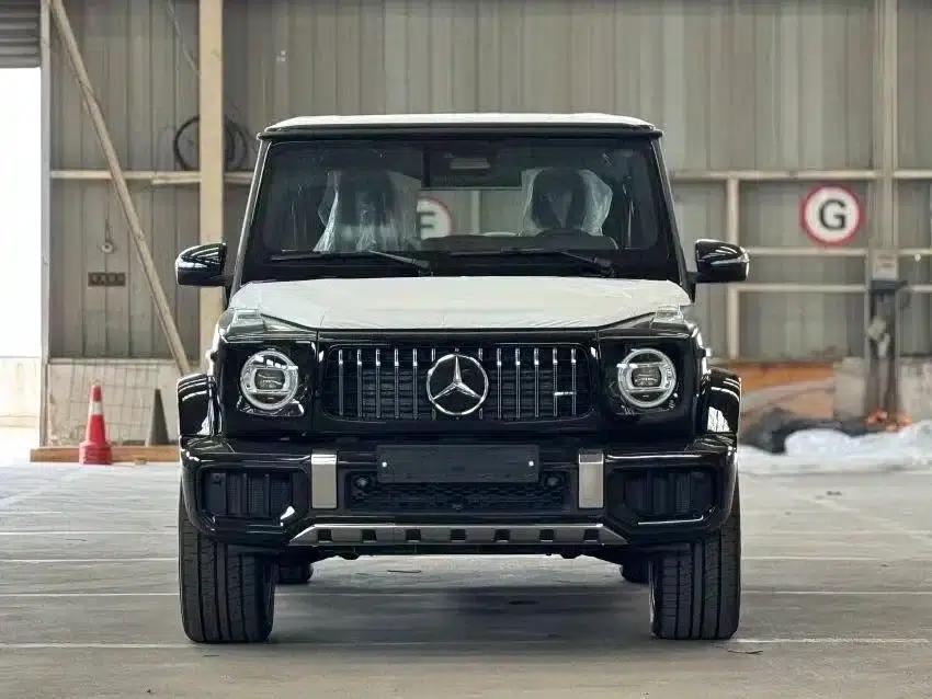 2025 Mercedes-Benz G-Class AMG 63 — миниатюра 2