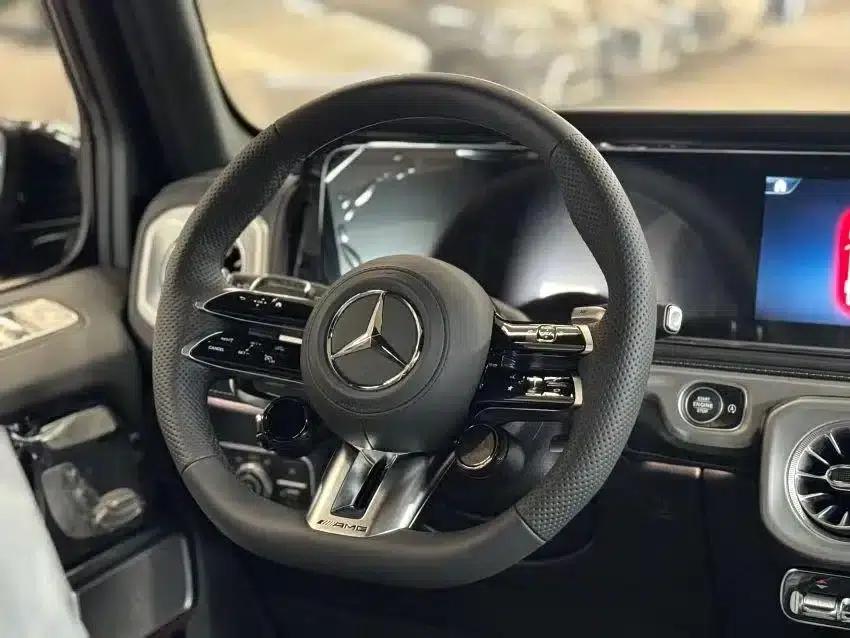 2025 Mercedes-Benz G-Class AMG 63 — миниатюра 4