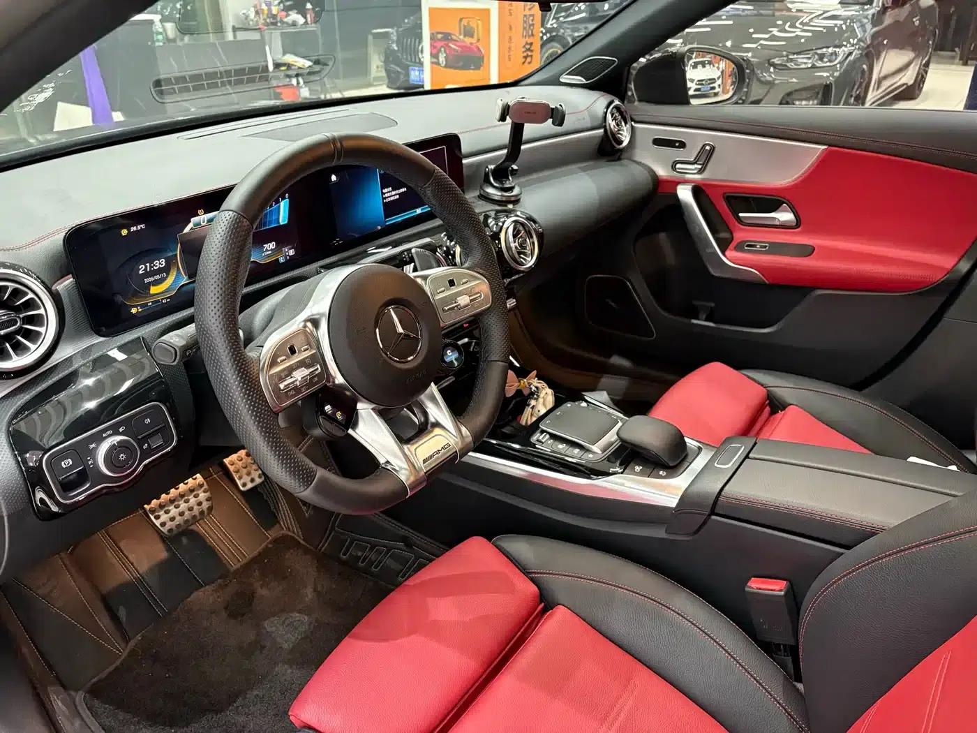 2022 Mercedes-Benz A-Class AMG A 35 L 4MATIC — миниатюра 5
