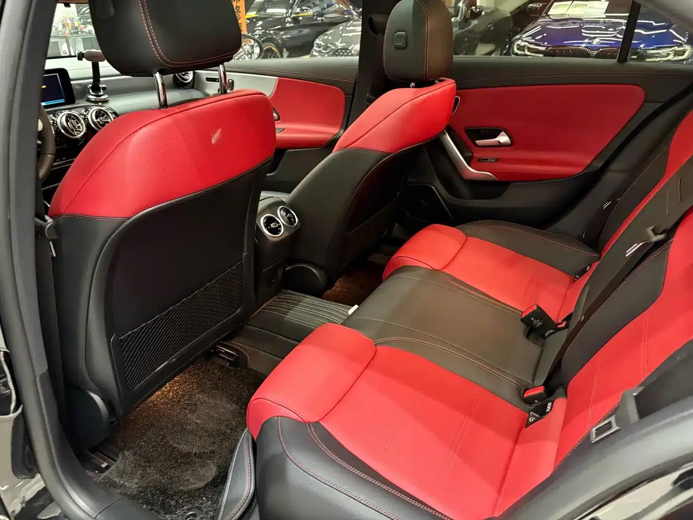 2022 Mercedes-Benz A-Class AMG A 35 L 4MATIC — миниатюра 6