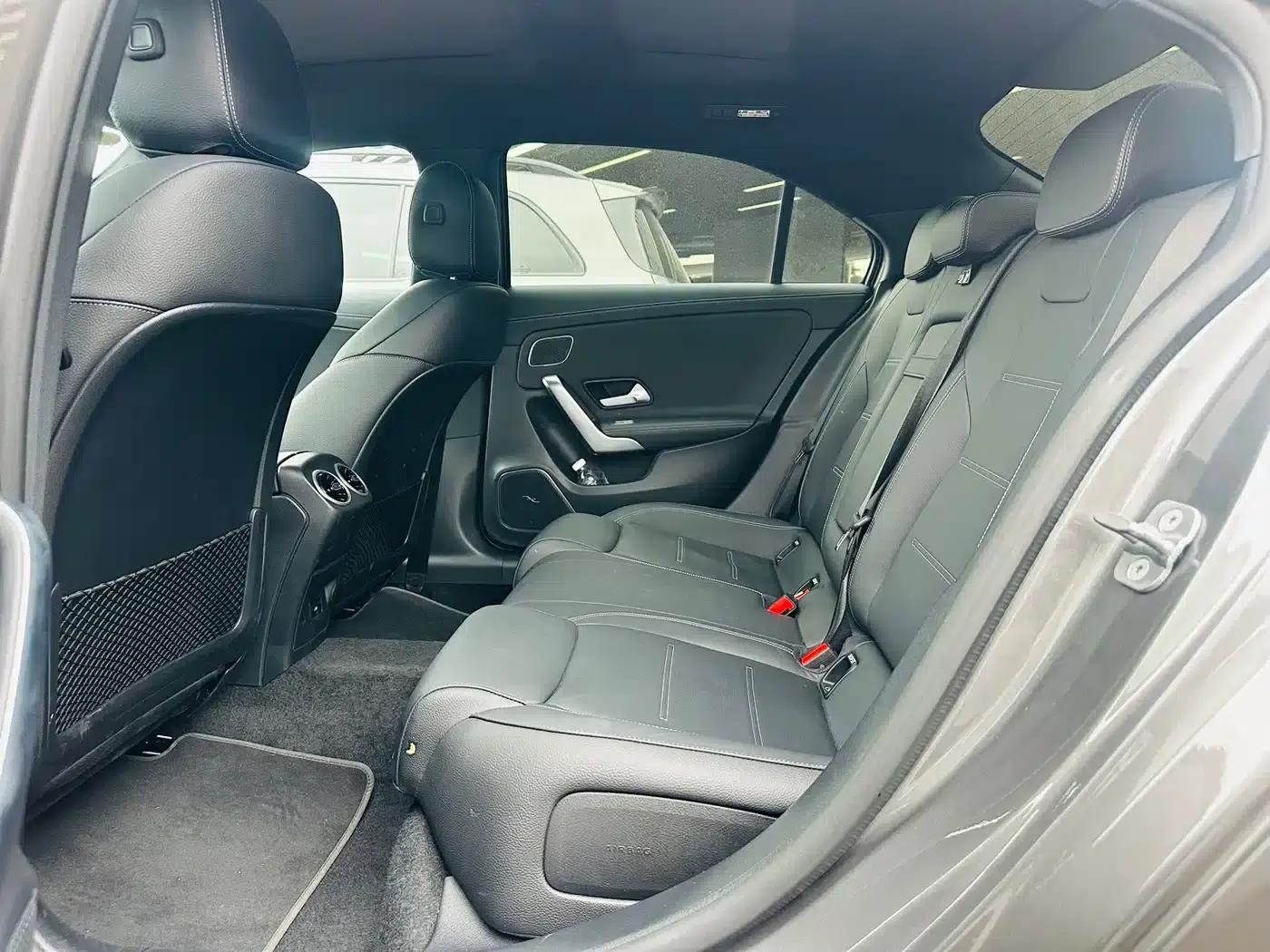 2025 Mercedes-Benz A-Class AMG A 35 L 4MATIC — миниатюра 5