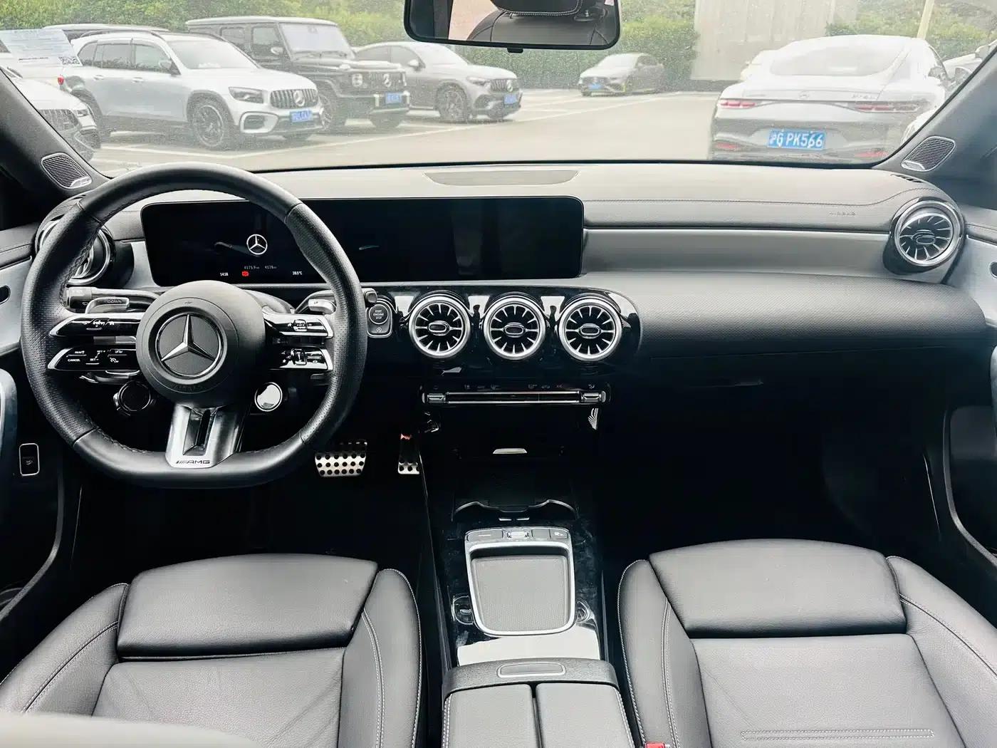 2025 Mercedes-Benz A-Class AMG A 35 L 4MATIC — миниатюра 6