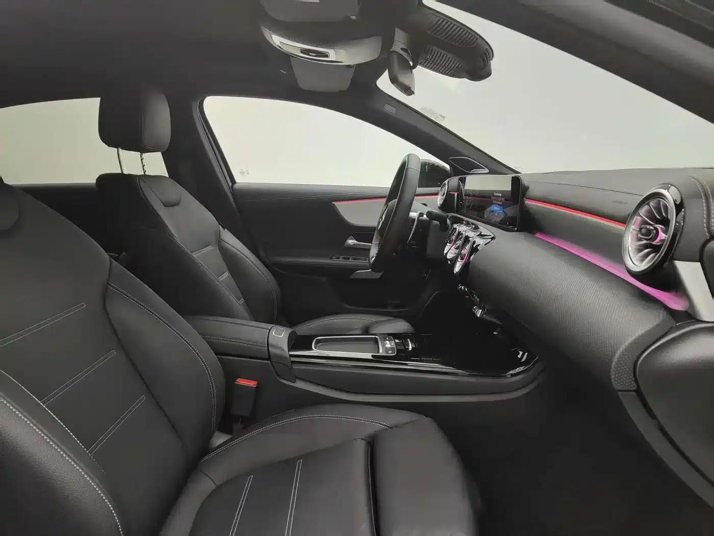 2025 Mercedes-Benz A-Class AMG A 35 L 4MATIC — миниатюра 11