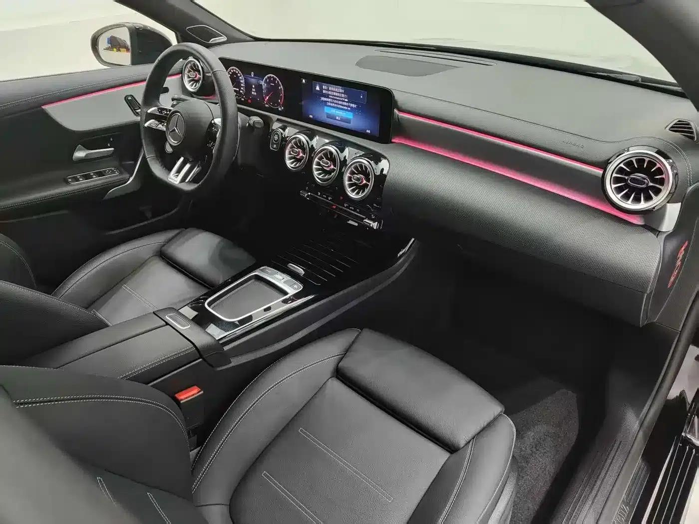 2025 Mercedes-Benz A-Class AMG A 35 L 4MATIC — миниатюра 12