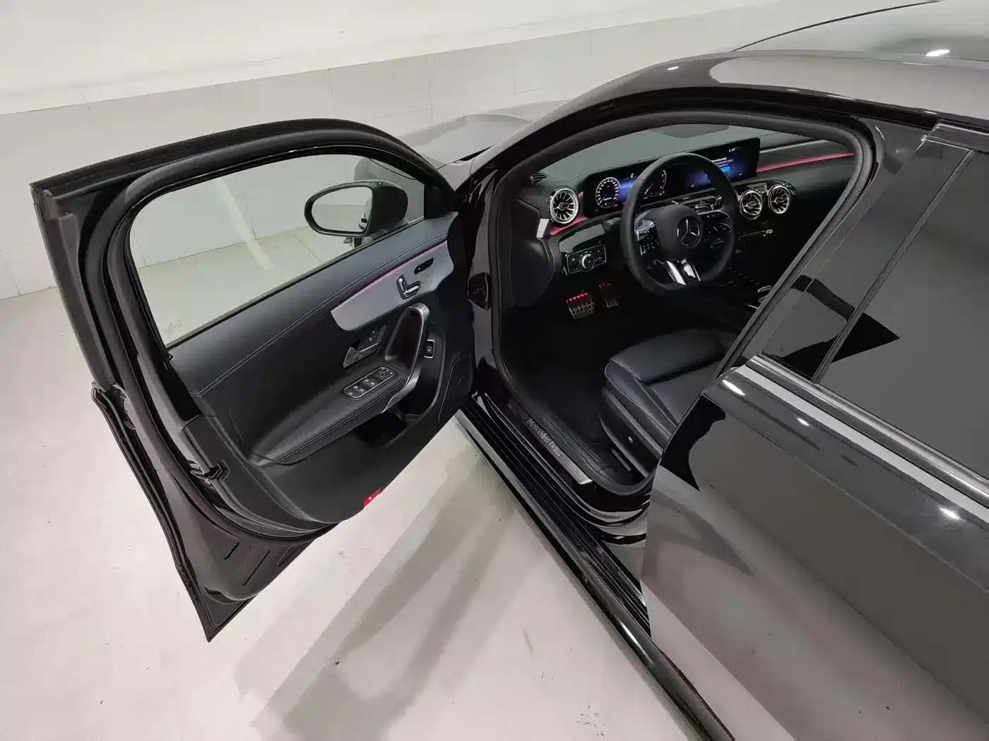 2025 Mercedes-Benz A-Class AMG A 35 L 4MATIC — миниатюра 18