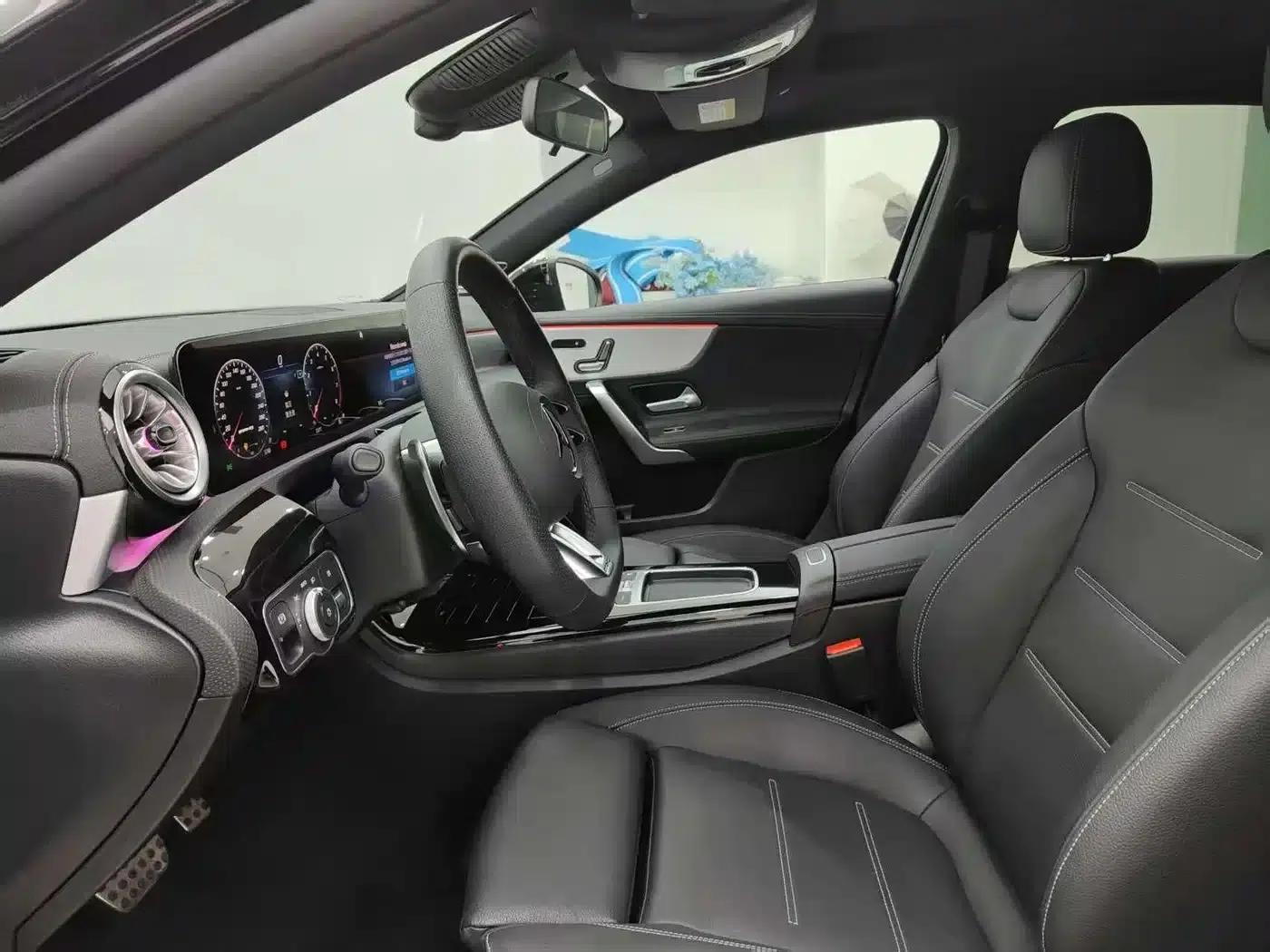 2025 Mercedes-Benz A-Class AMG A 35 L 4MATIC — миниатюра 5