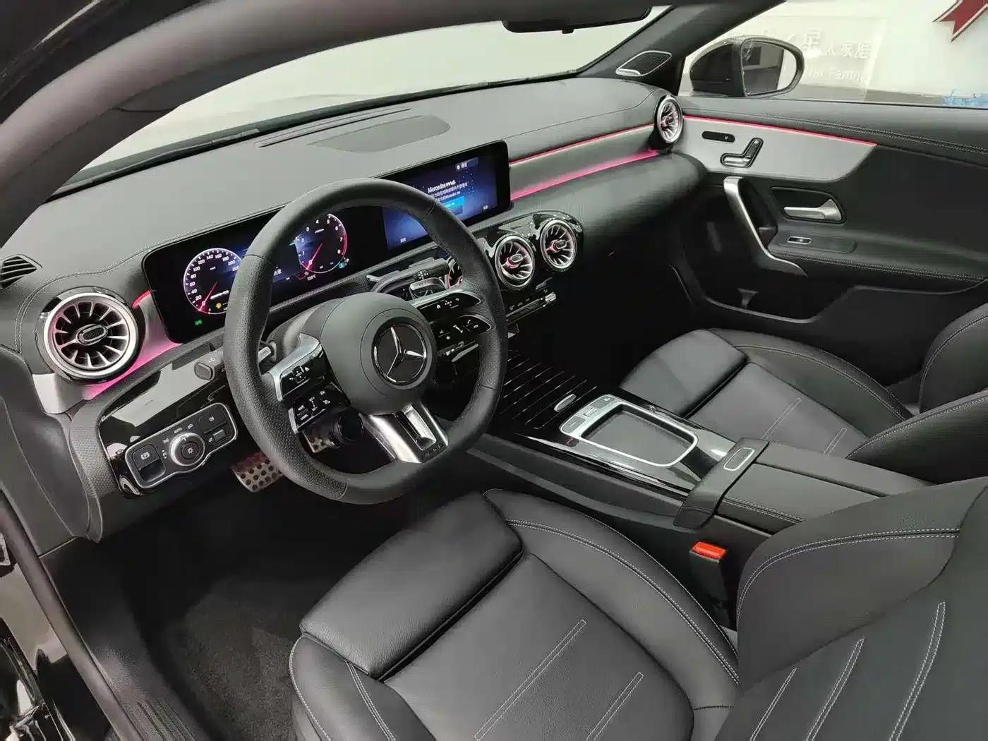 2025 Mercedes-Benz A-Class AMG A 35 L 4MATIC — миниатюра 6