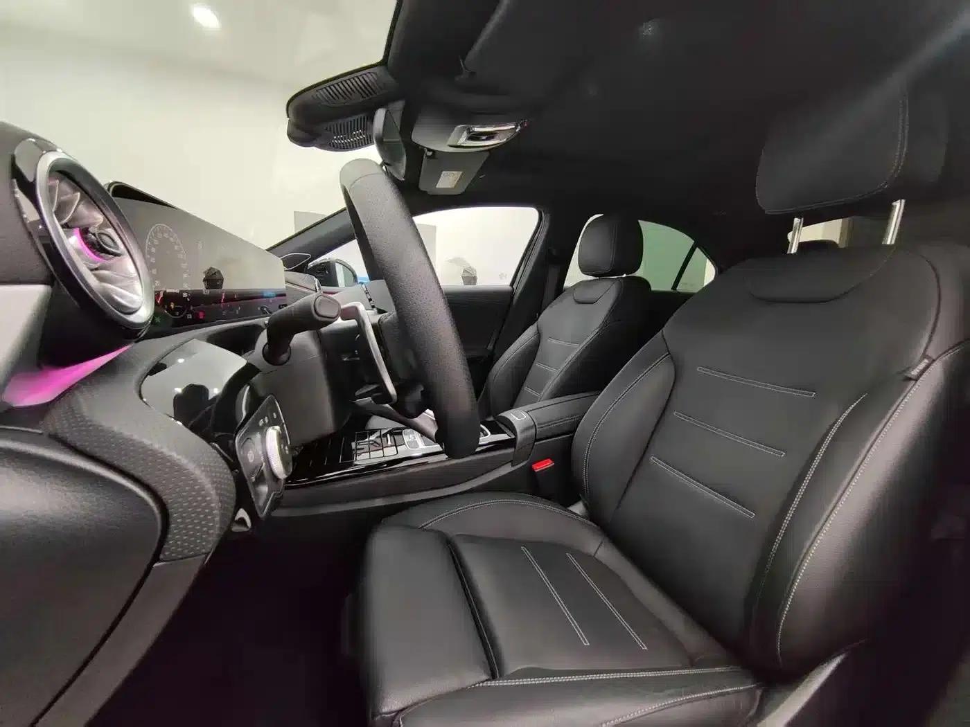 2025 Mercedes-Benz A-Class AMG A 35 L 4MATIC — миниатюра 7