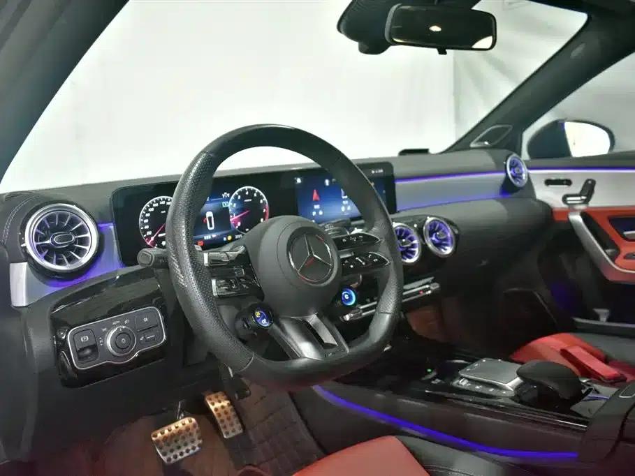 2024 Mercedes-Benz A-Class AMG A 35 L 4MATIC — миниатюра 5