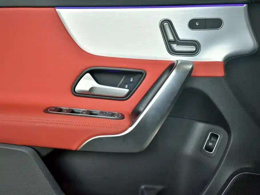 2024 Mercedes-Benz A-Class AMG A 35 L 4MATIC — миниатюра 10