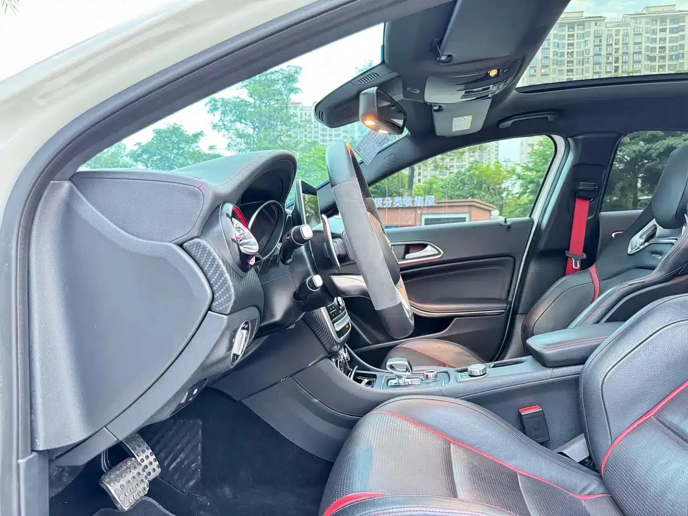 Imported 2016 Mercedes-Benz A-Class AMG A 45 4MATIC — миниатюра 8