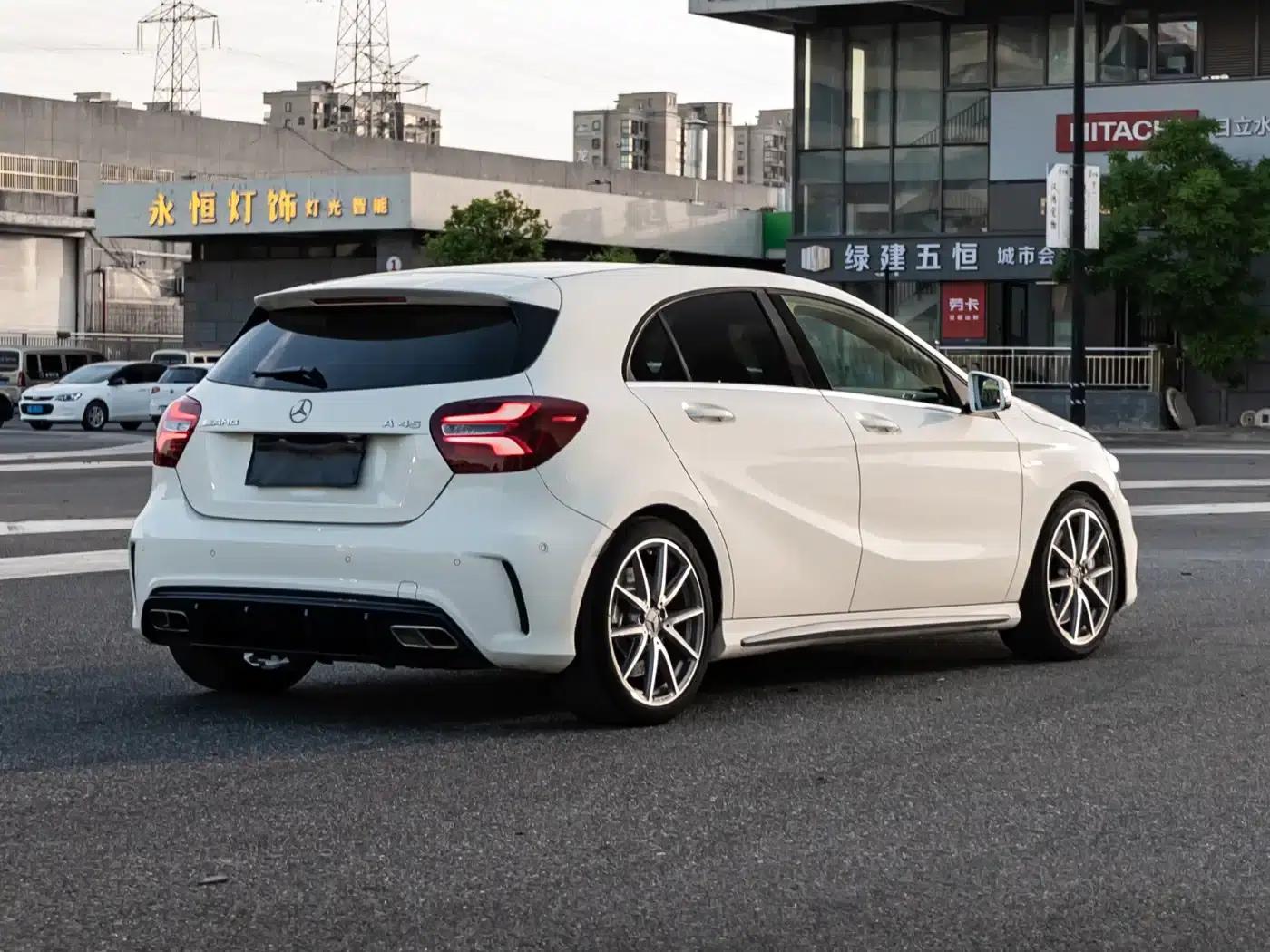 2016 Mercedes-Benz A-Class AMG (Imported) AMG A 45 4MATIC — миниатюра 3