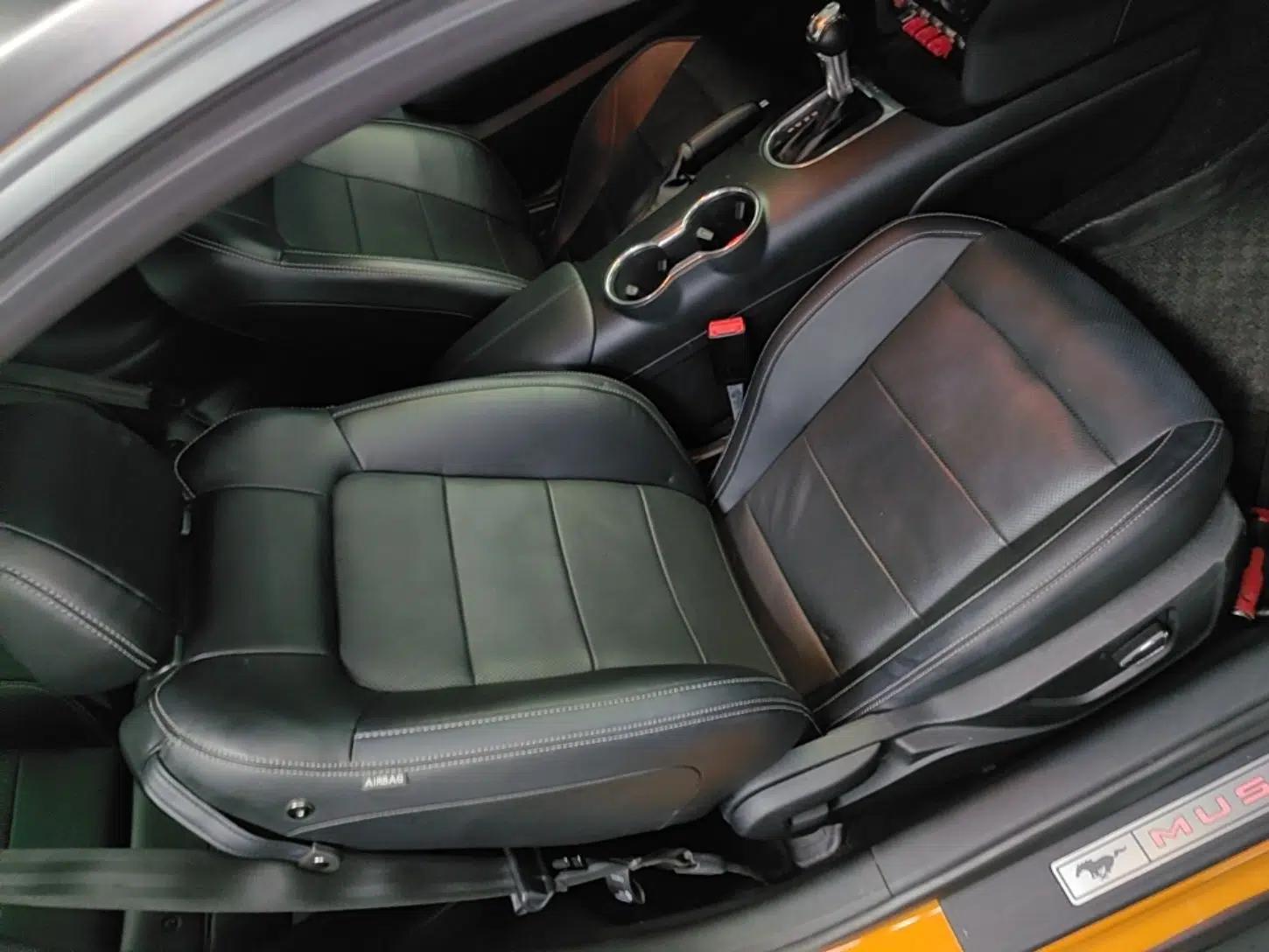 Ford Mustang 2019 2.3L EcoBoost — миниатюра 23