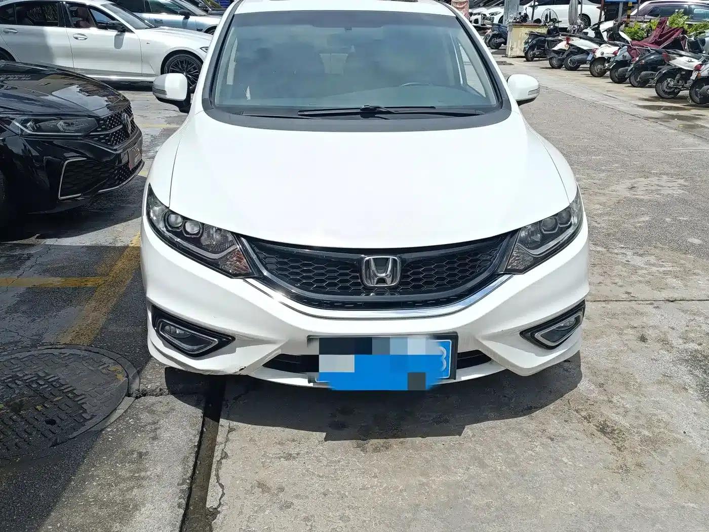 Jade 2013 1.8L CVT Luxury Edition 6-seater — миниатюра 2