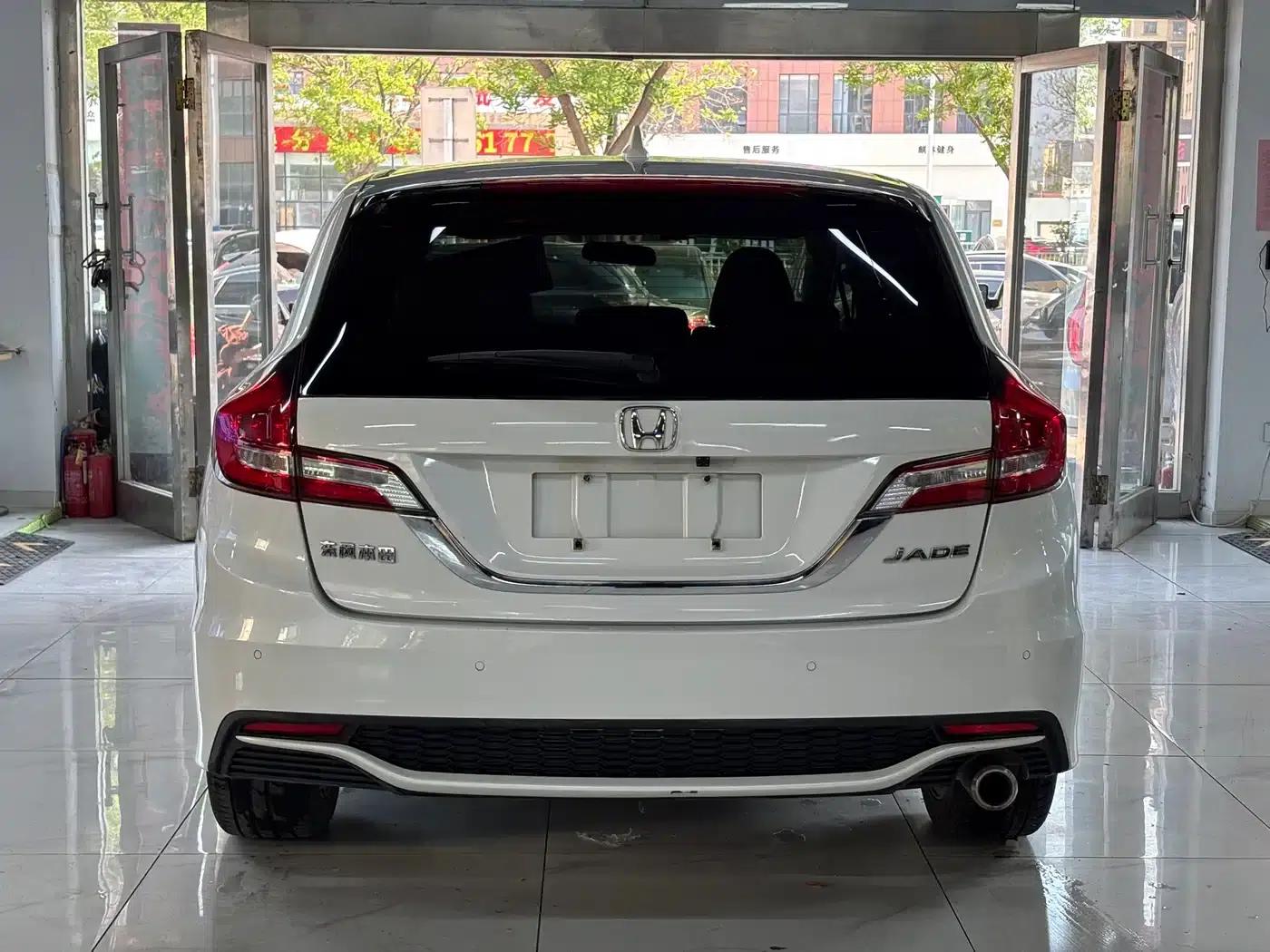 Jade 2017 1.8L Automatic Comfort Edition 5-seater — миниатюра 4