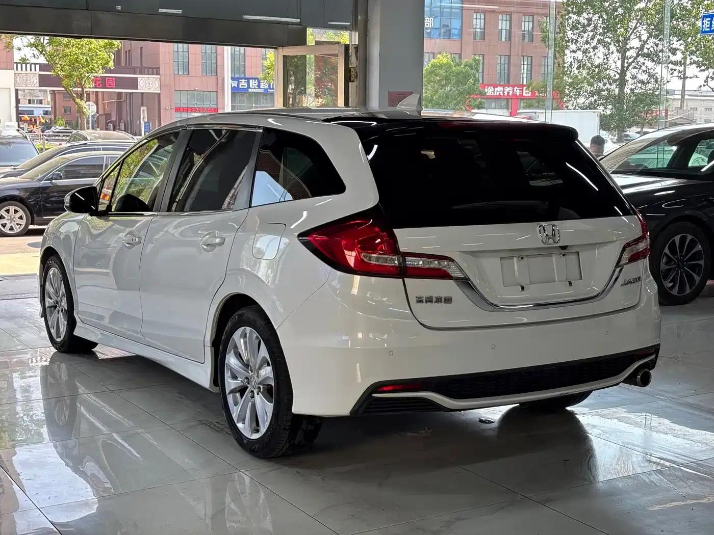 Jade 2017 1.8L Automatic Comfort Edition 5-seater — миниатюра 6