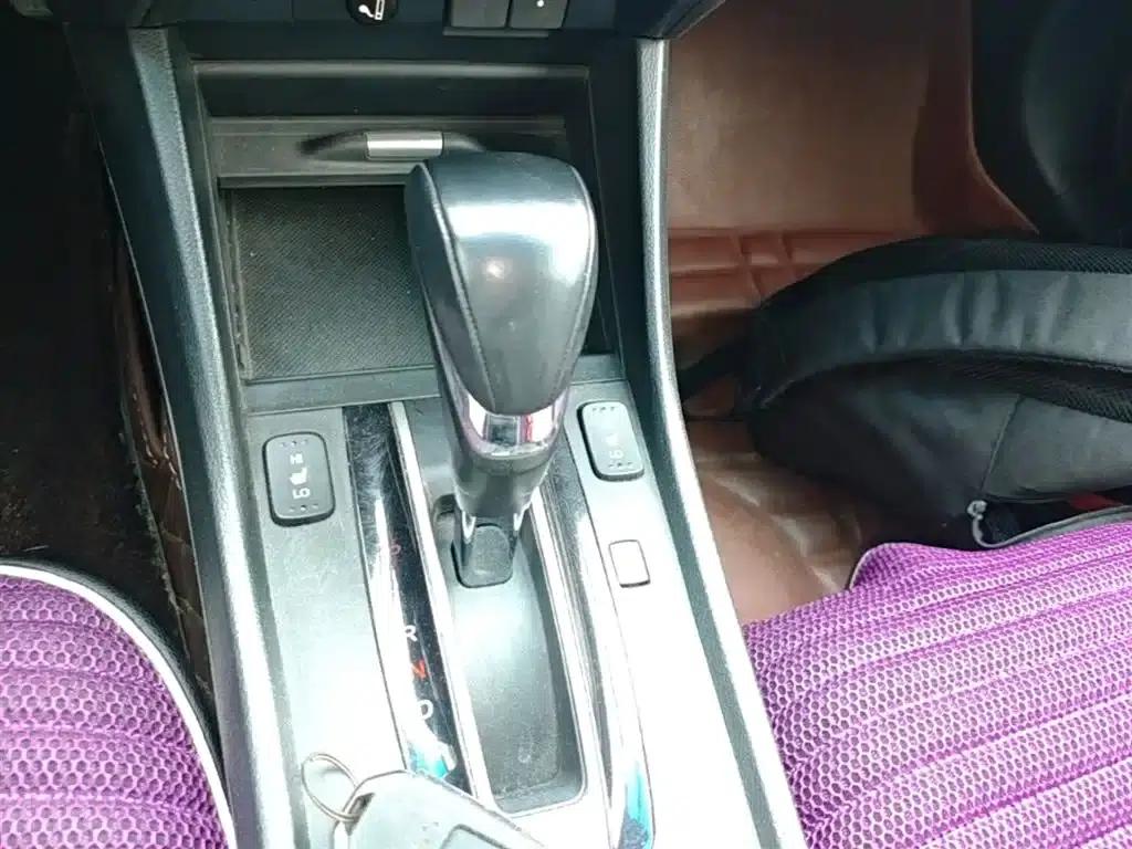 Jade 2014 1.8L CVT Luxury Premium Edition 5-seater — миниатюра 14