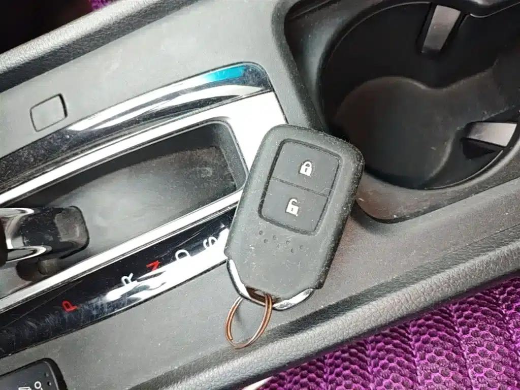 Jade 2014 1.8L CVT Luxury Premium Edition 5-seater — миниатюра 9