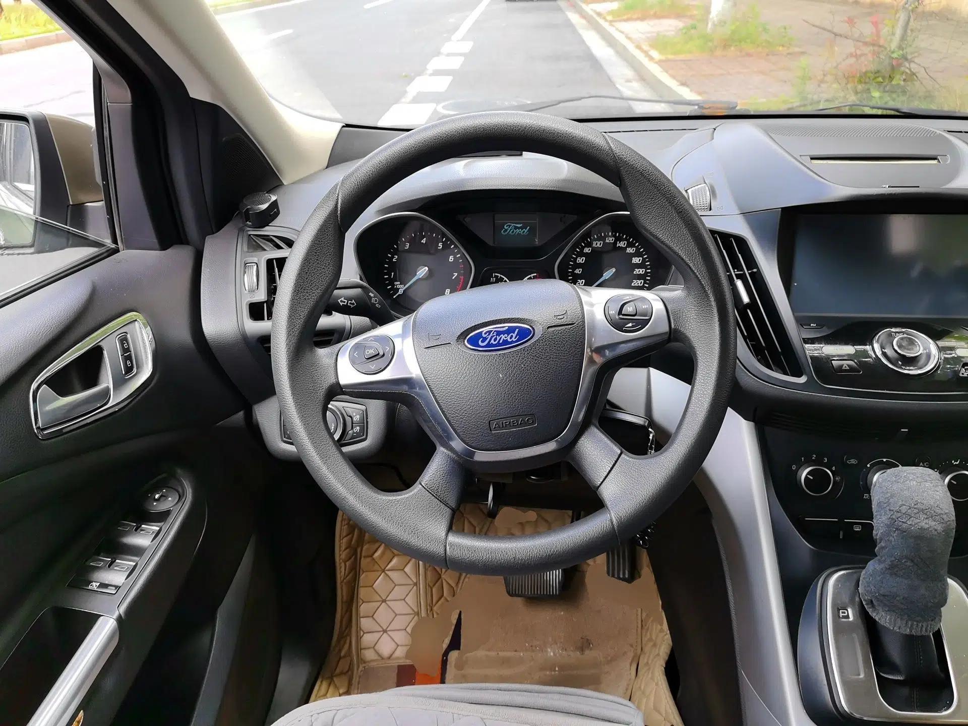 Ford Kuga 2013 1.6L GTDi Two-Wheel-Drive Comfort Model — миниатюра 11