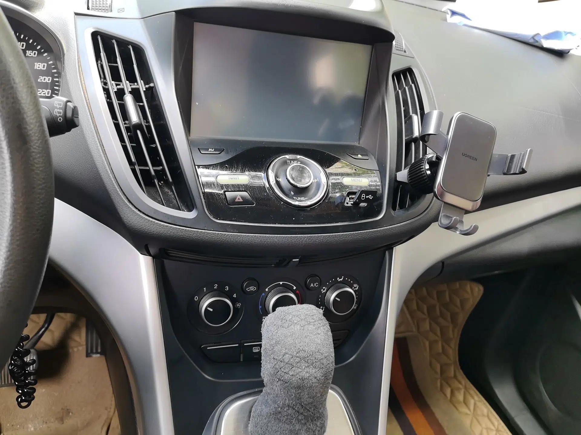 Ford Kuga 2013 1.6L GTDi Two-Wheel-Drive Comfort Model — миниатюра 14