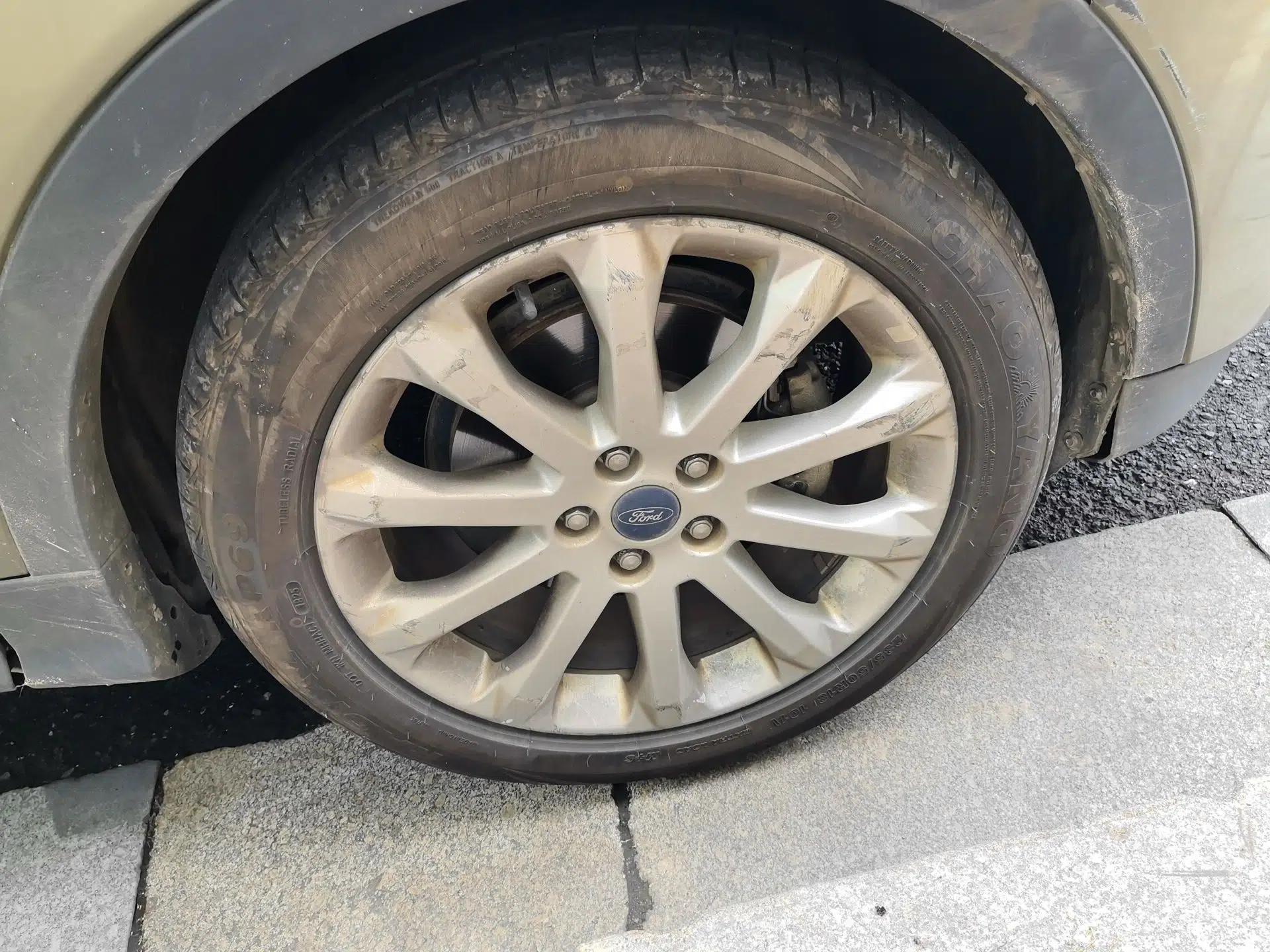 Ford Kuga 2013 1.6L GTDi Two-Wheel-Drive Comfort Model — миниатюра 8