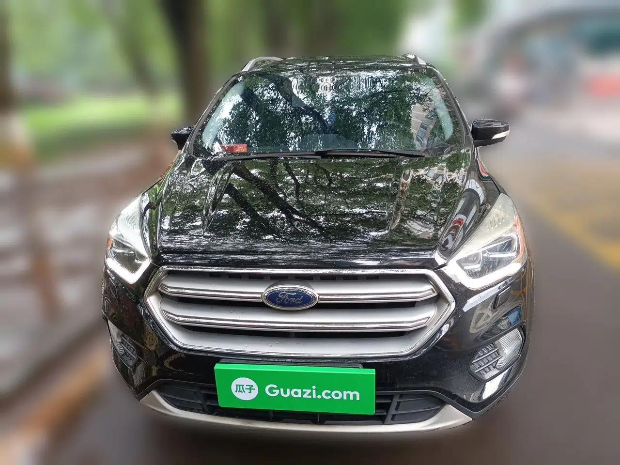 Ford Kuga 2018 Facelifted EcoBoost 180 Two-Wheel Drive Luxury Wing Edition — миниатюра 2