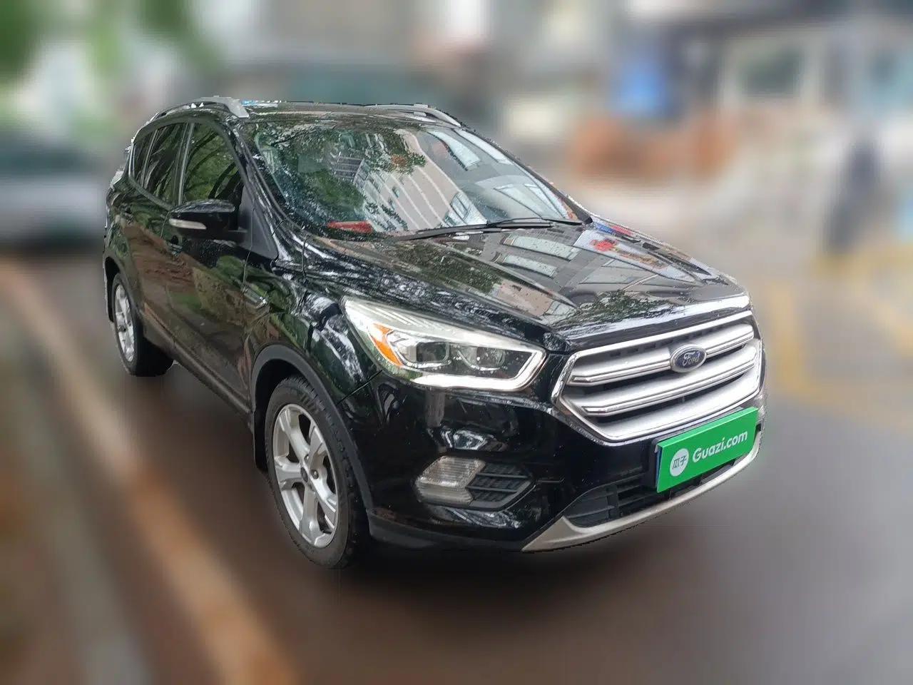 Ford Kuga 2018 Facelifted EcoBoost 180 Two-Wheel Drive Luxury Wing Edition — миниатюра 3