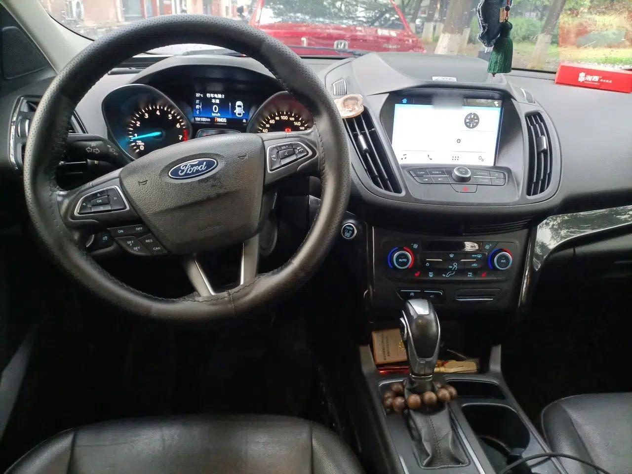 Ford Kuga 2018 Facelifted EcoBoost 180 Two-Wheel Drive Luxury Wing Edition — миниатюра 10