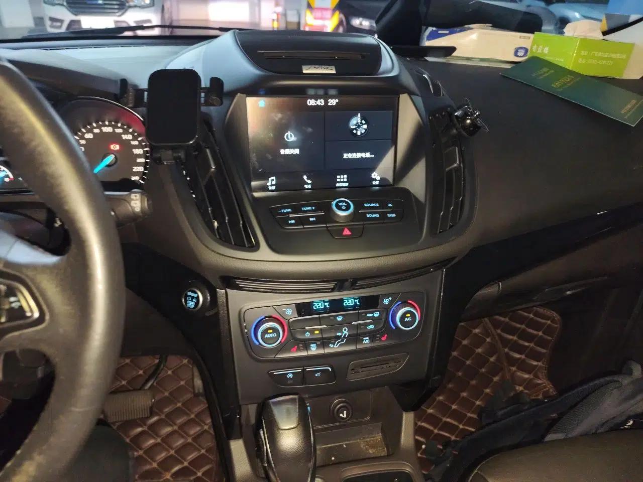 Ford Kuga 2018 EcoBoost 180 Two-Wheel-Drive Luxury Wing Edition — миниатюра 14