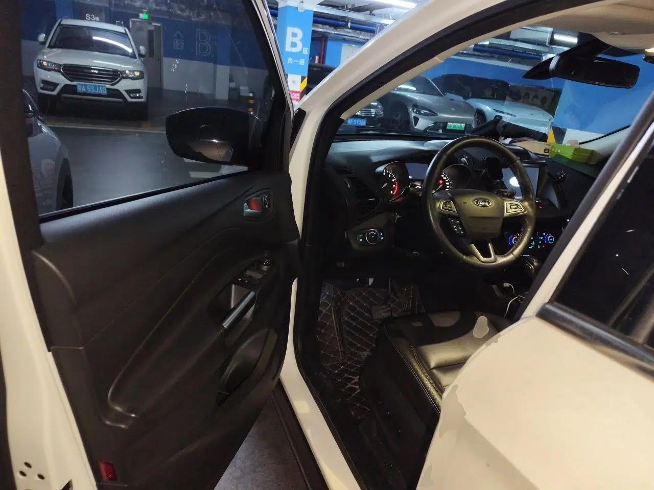 Ford Kuga 2018 EcoBoost 180 Two-Wheel-Drive Luxury Wing Edition — миниатюра 17
