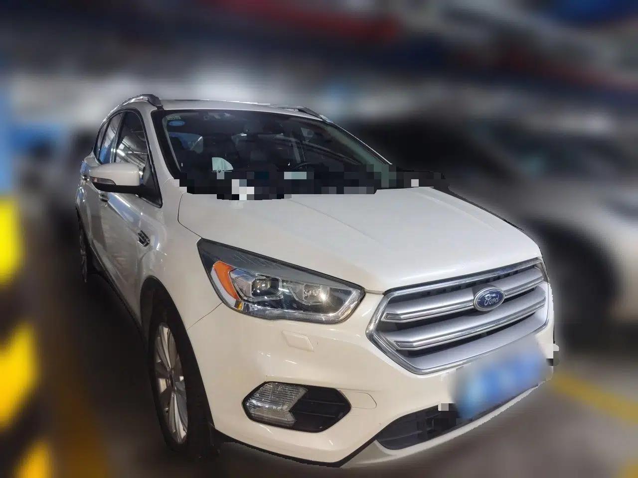Ford Kuga 2018 EcoBoost 180 Two-Wheel-Drive Luxury Wing Edition — миниатюра 3