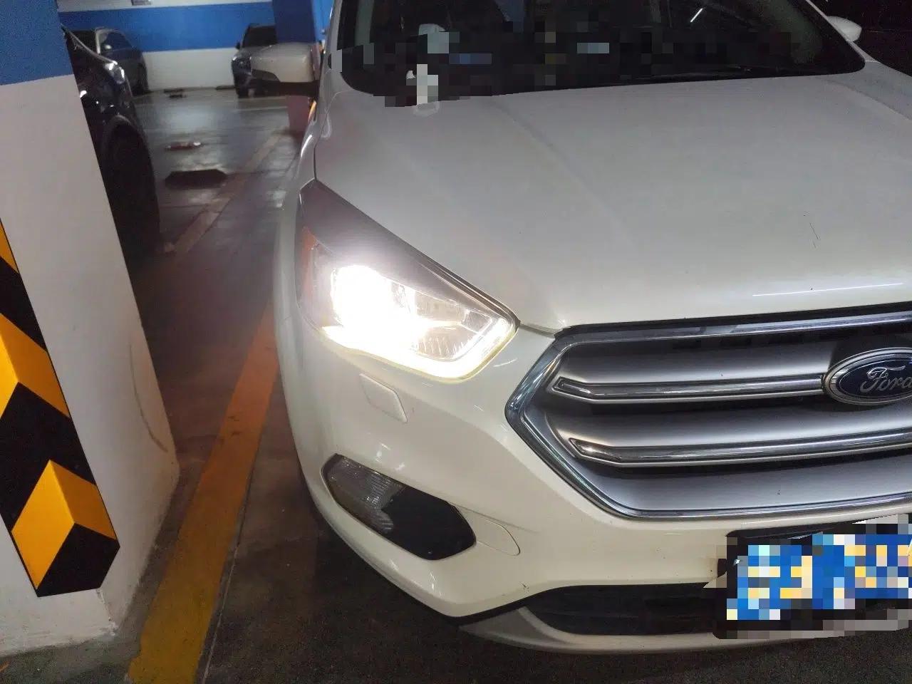 Ford Kuga 2018 EcoBoost 180 Two-Wheel-Drive Luxury Wing Edition — миниатюра 7