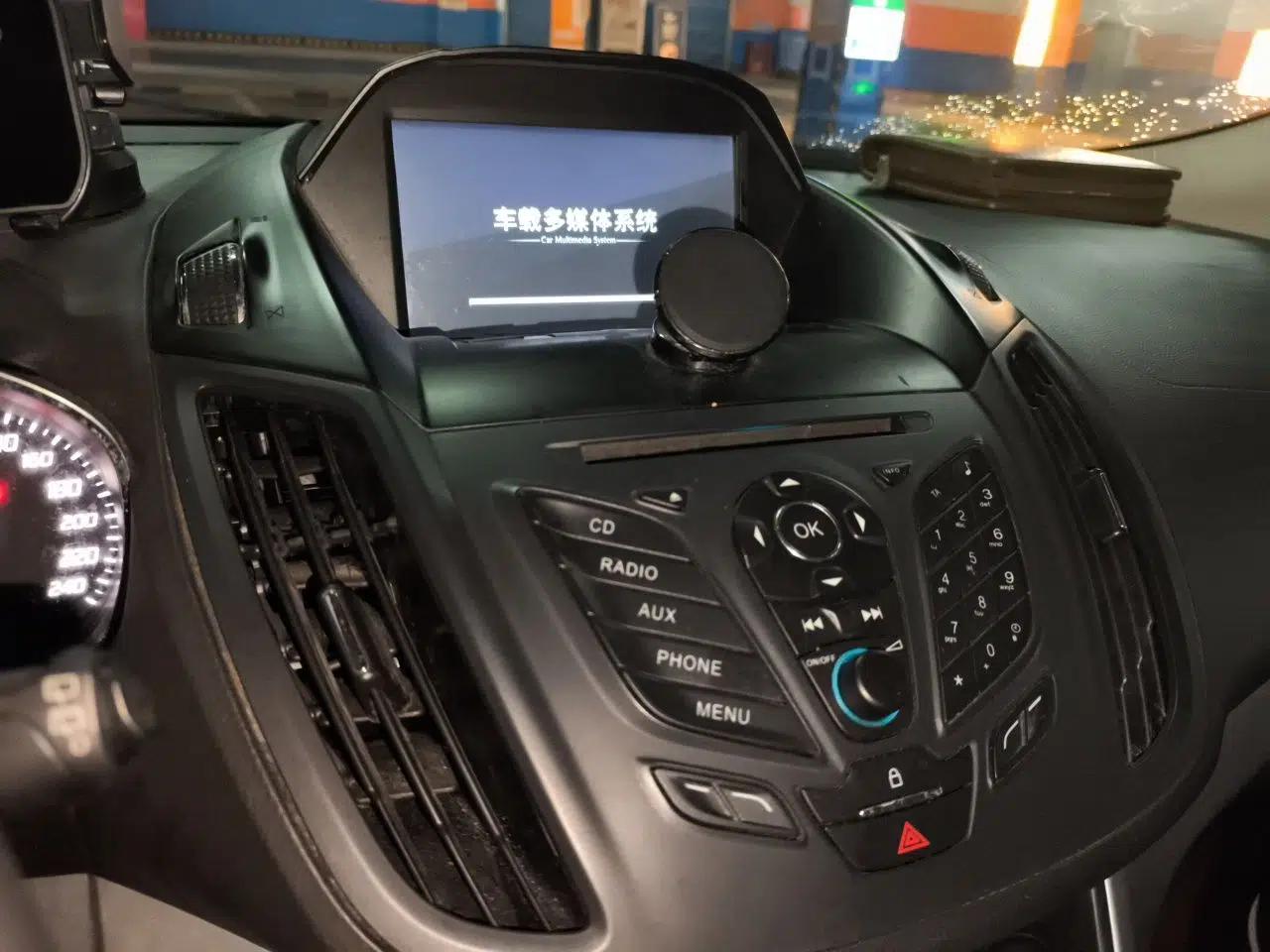 Ford Kuga 2013 1.6L GTDi Two-Wheel-Drive Trend Model — миниатюра 14