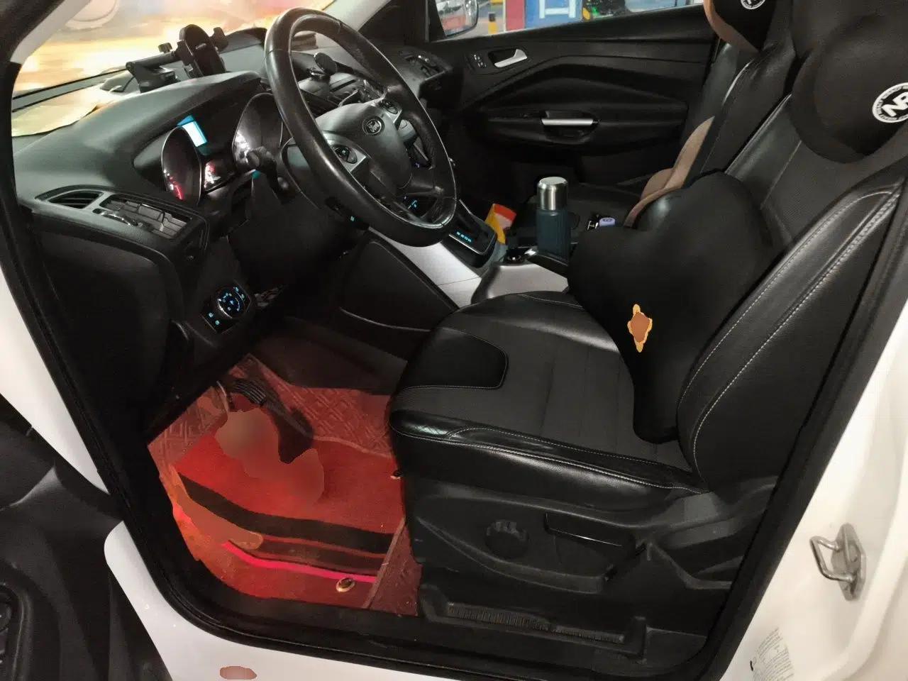 Ford Kuga 2013 1.6L GTDi Two-Wheel-Drive Trend Model — миниатюра 16