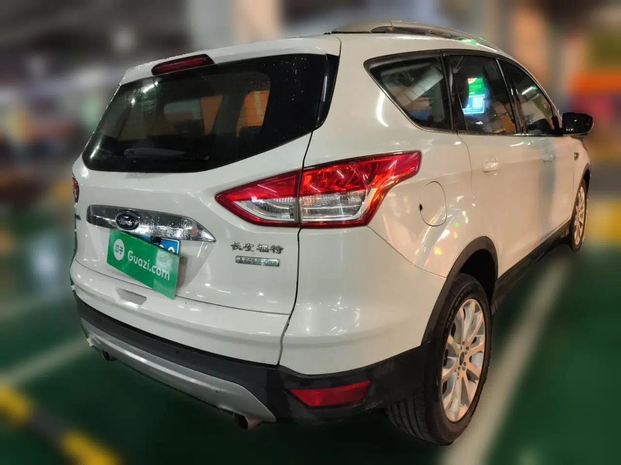 Ford Kuga 2013 1.6L GTDi Two-Wheel-Drive Trend Model — миниатюра 6