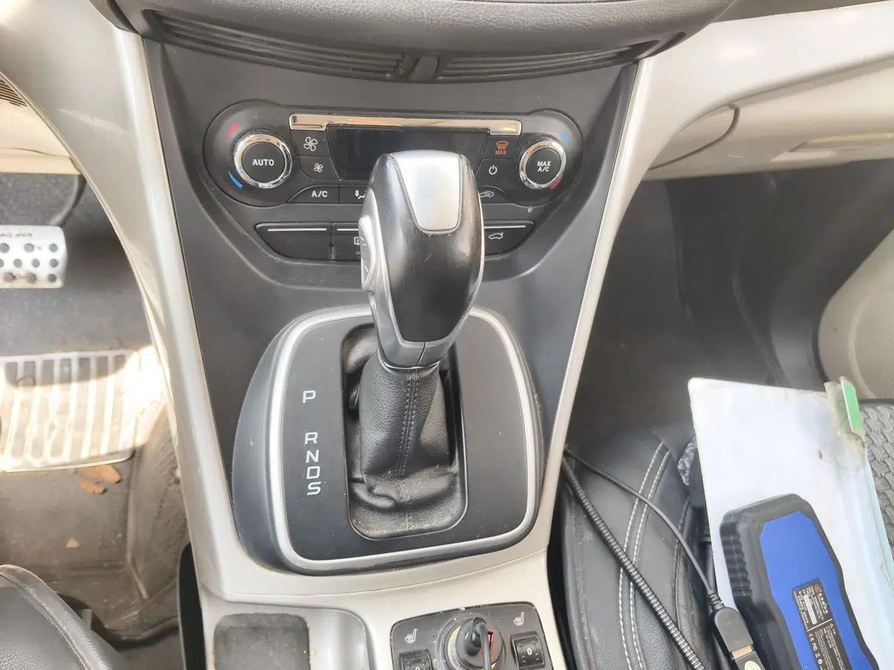 Ford Kuga 2013 2.0L GTDi Four-Wheel-Drive Elite Model — миниатюра 15