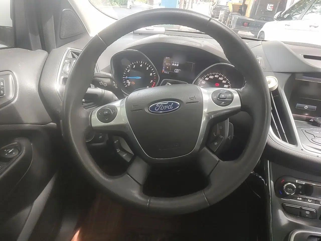 Ford Kuga 2013 2.0L GTDi Four-Wheel-Drive Sport Model — миниатюра 11