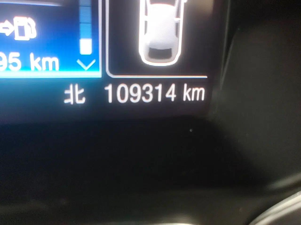 Ford Kuga 2013 2.0L GTDi Four-Wheel-Drive Sport Model — миниатюра 13