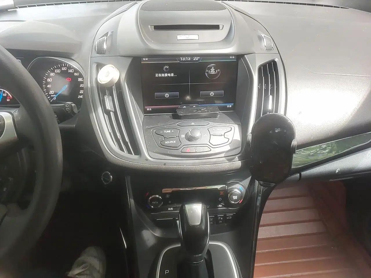Ford Kuga 2013 2.0L GTDi Four-Wheel-Drive Sport Model — миниатюра 14