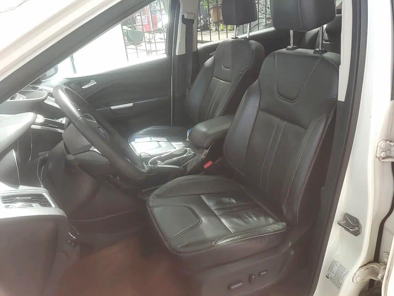 Ford Kuga 2013 2.0L GTDi Four-Wheel-Drive Sport Model — миниатюра 16